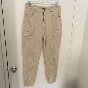 ⭐️ New Look Women's Tan Cargo Pants